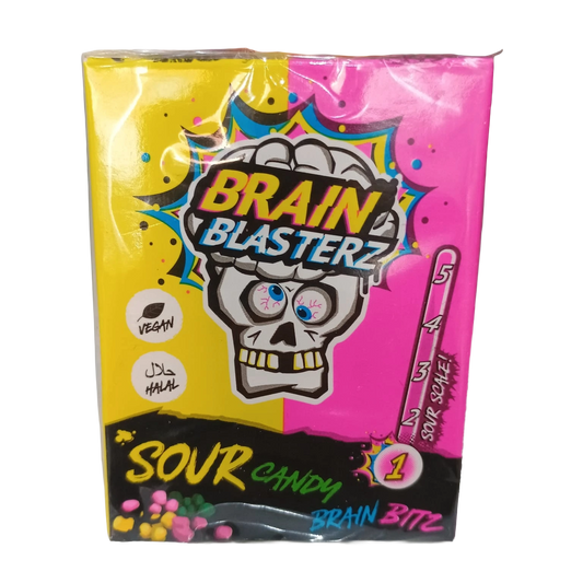 Pacchetto di caramelle acide gommose (sour chewy candy) BRAIN BLASTERZ Brain Bitz, al gusto Limone e Lampone. La confezione è colorata (giallo e blu/viola) e presenta il design del teschio e il logo Brain Blasterz. Caramelle note per l'estrema acidità, spesso importate dal Regno Unito (UK).