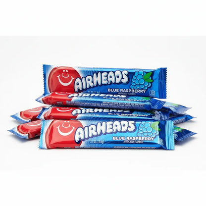 Diverse confezioni di Airheads Blue Raspberry in primo piano, ideale per collezionare, condividere o creare mini pack per contenuti social.