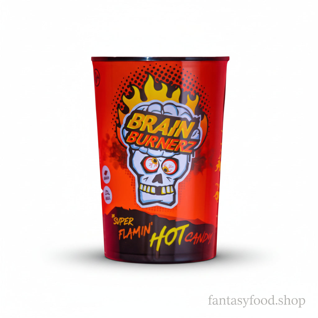 Contenitore o scatola di caramelle dure BRAIN BLASTERZ HOT CANDY, note per essere piccanti e aspre. La confezione è di colore rosso o fiammeggiante, con un design aggressivo che richiama il calore e il peperoncino. Caramelle estreme, introvabili, spesso importate dal Regno Unito (UK).