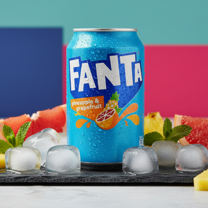Fanta Ananas e Pompelmo UK bevanda tropicale servita fredda