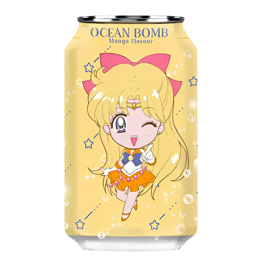 Lattina di bevanda frizzante OCEAN BOMB al gusto Mango, in edizione speciale da collezione SAILOR MOON. La lattina arancione è decorata con il personaggio anime Sailor Venus (Minako Aino). Bibita tropicale e rinfrescante, importata da Taiwan.
