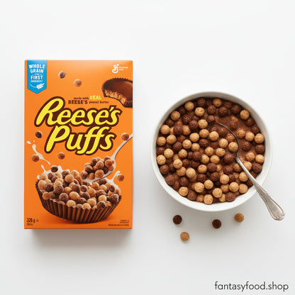 Ciotola di cereali Reese's dove il latte diventa scuro grazie al cacao Hershey's.